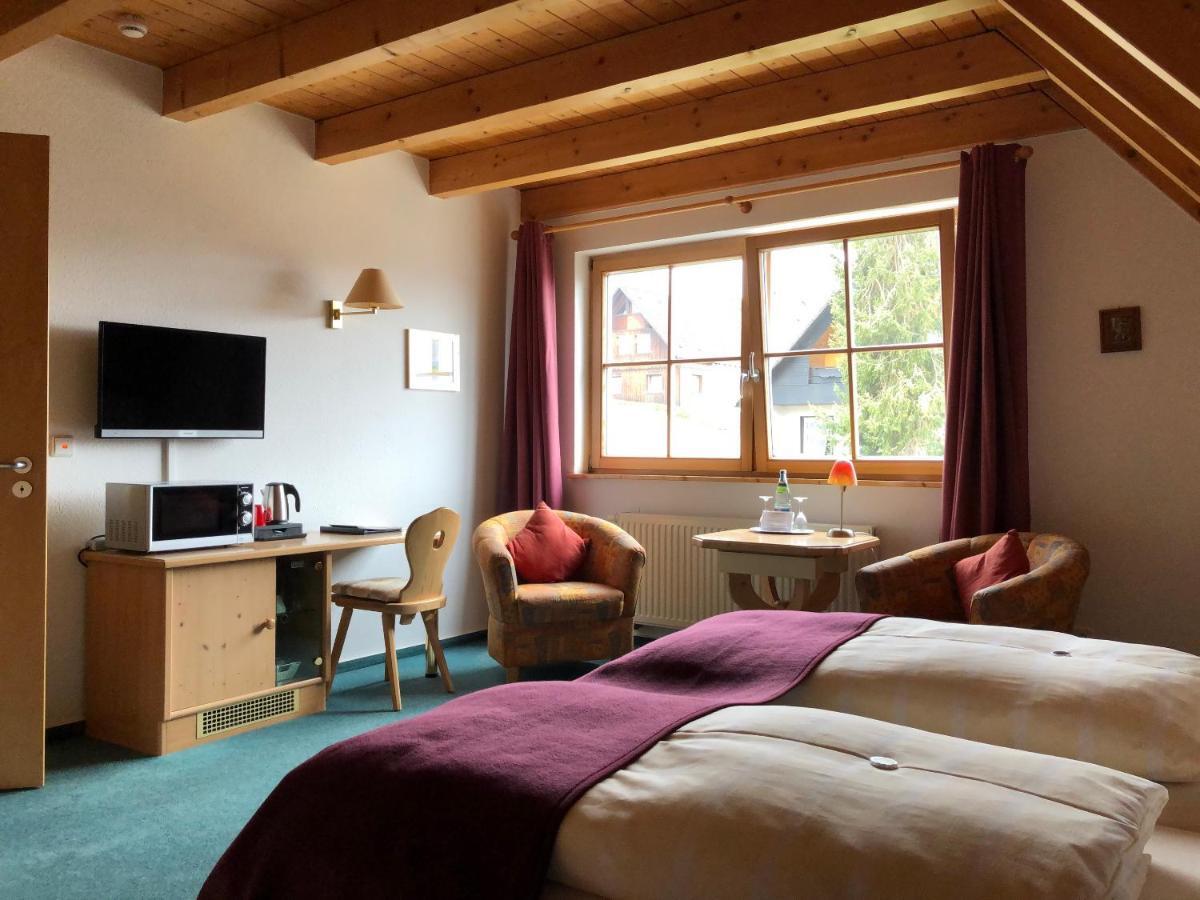 Berghotel Schiller Schonach im Schwarzwald Esterno foto